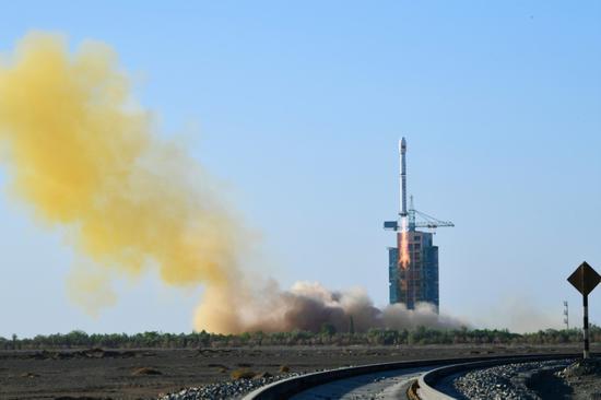 Китай запустил новый спутник связи